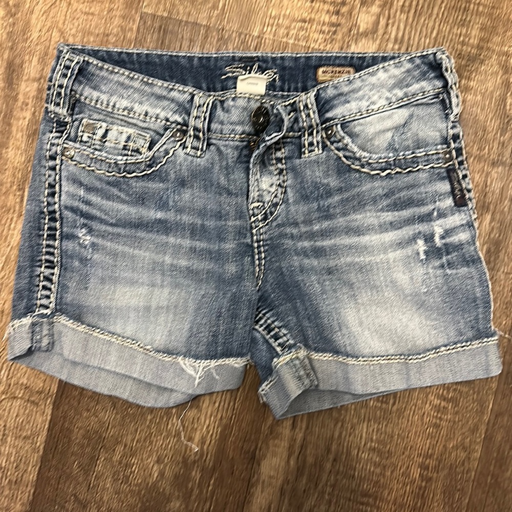 Woman’s Jean shorts Silver Brand size 28